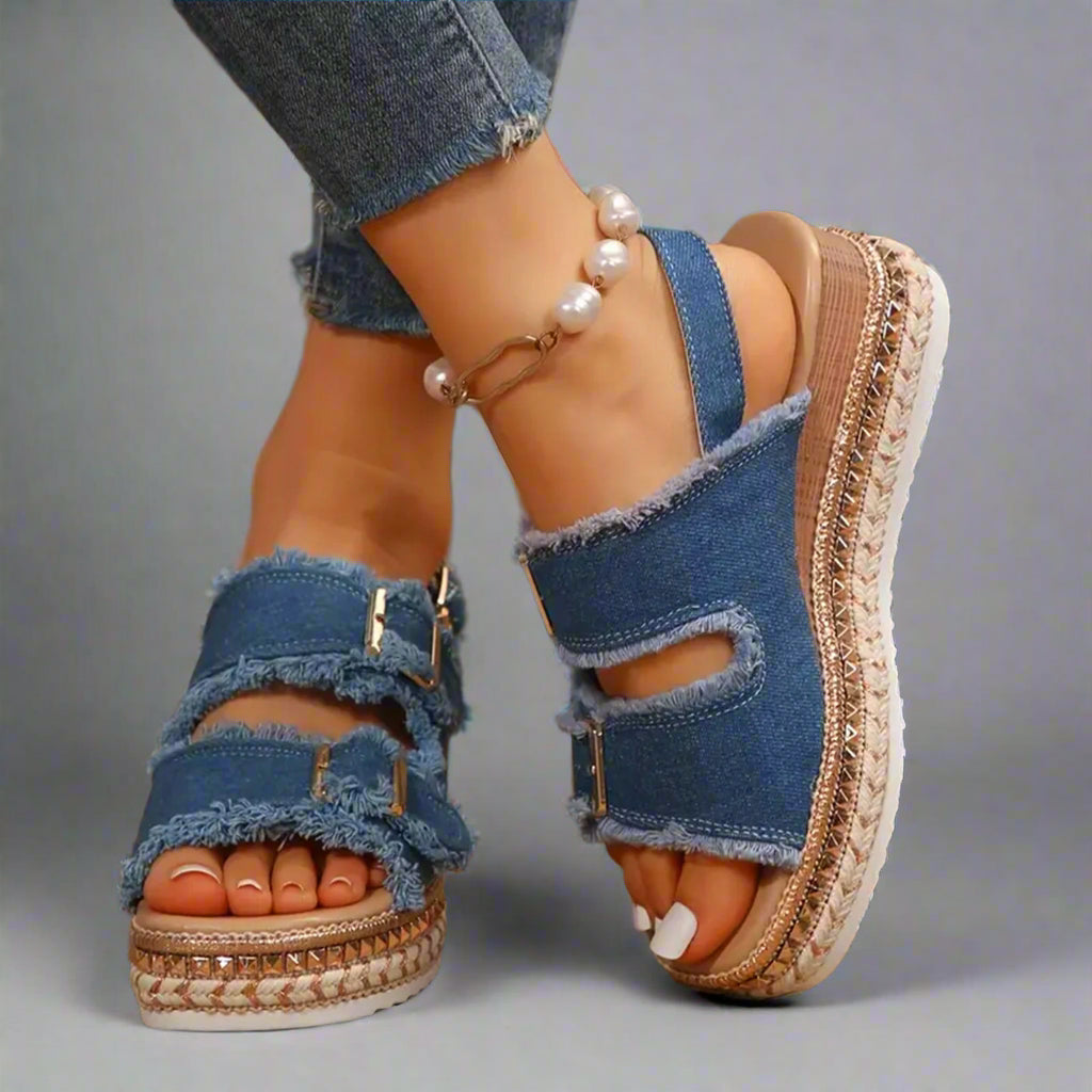 Sandalias con Detalles Artesanales y Efecto Jean