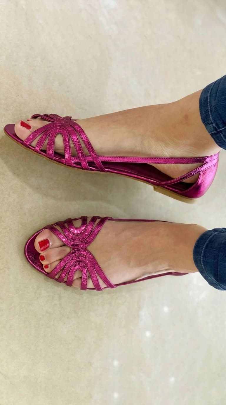 Sandalias "Soft Elegance" con Diseño Calado