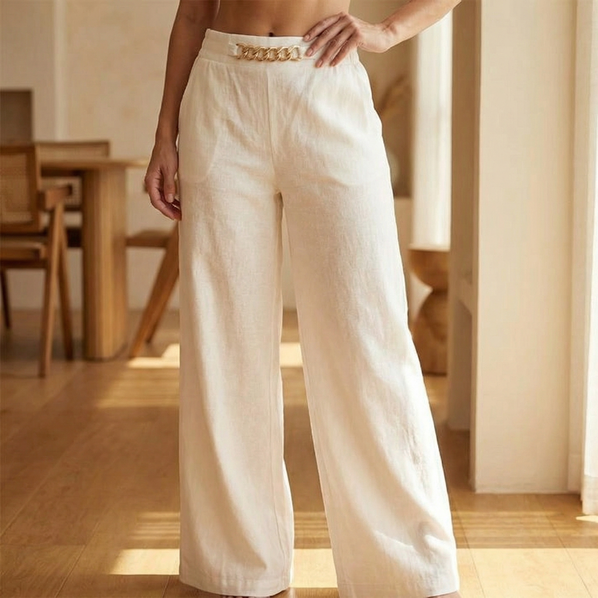 Pantalón Holgado con Detalles Dorados