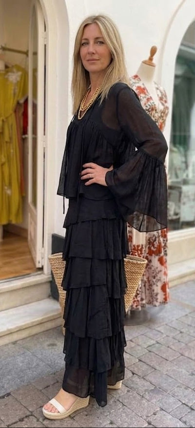 Vestido Chic Capas y Volantes