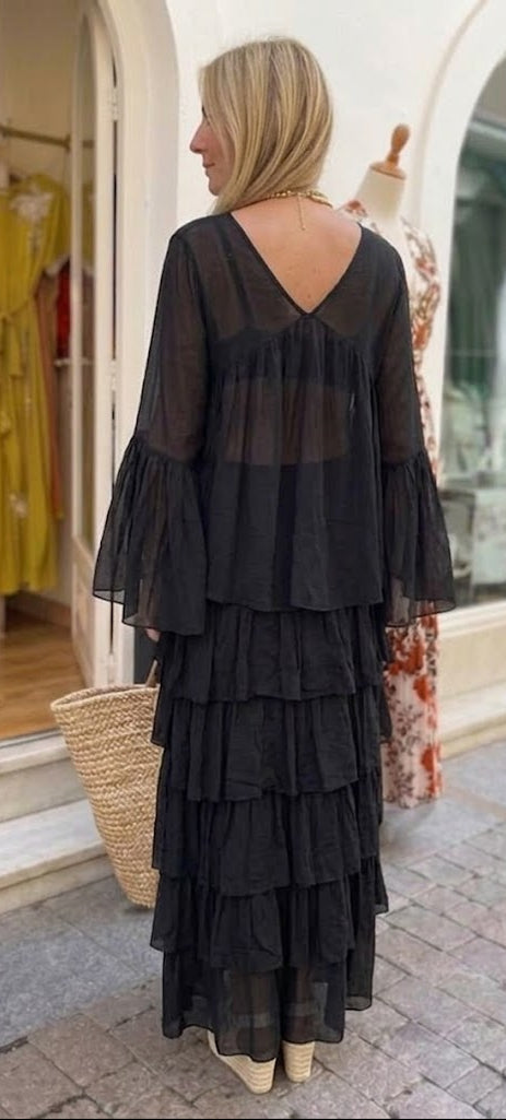 Vestido Chic Capas y Volantes
