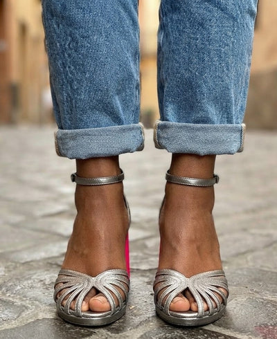 Sandalias Statement Plata & Neón