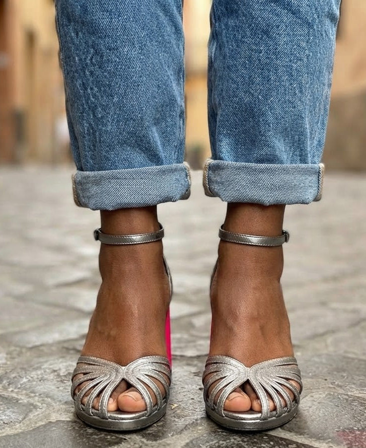 Sandalias Statement Plata & Neón
