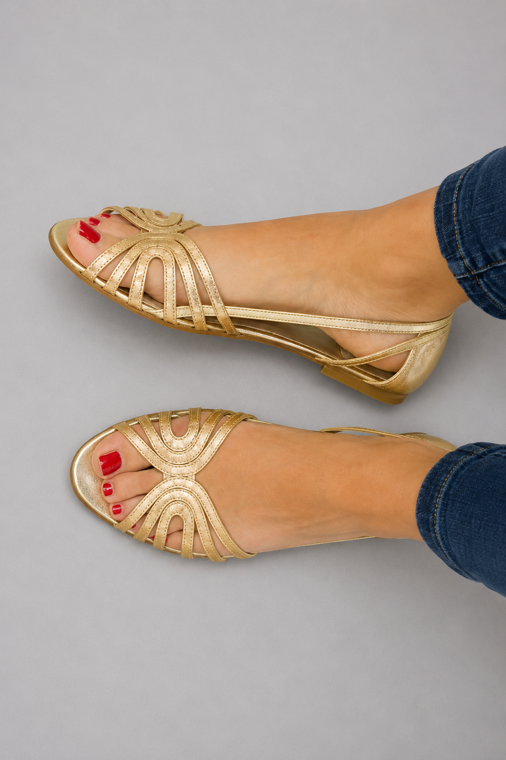 Sandalias "Soft Elegance" con Diseño Calado