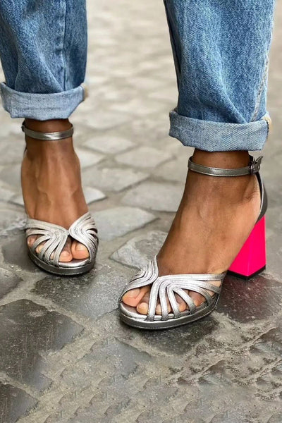 Sandalias Statement Plata & Neón